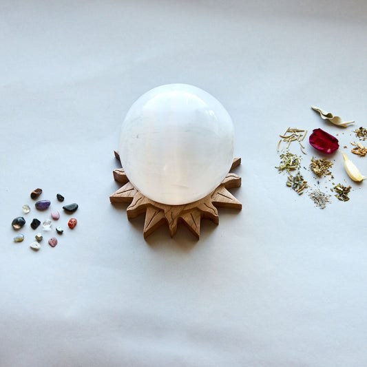 ROOM PROTECTOR SELENITE ORB